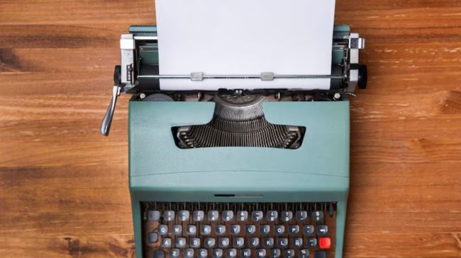 National Typewriter Day: कैसे मनाया जाता है राष्ट्रीय टाइपराइटर दिवस ...