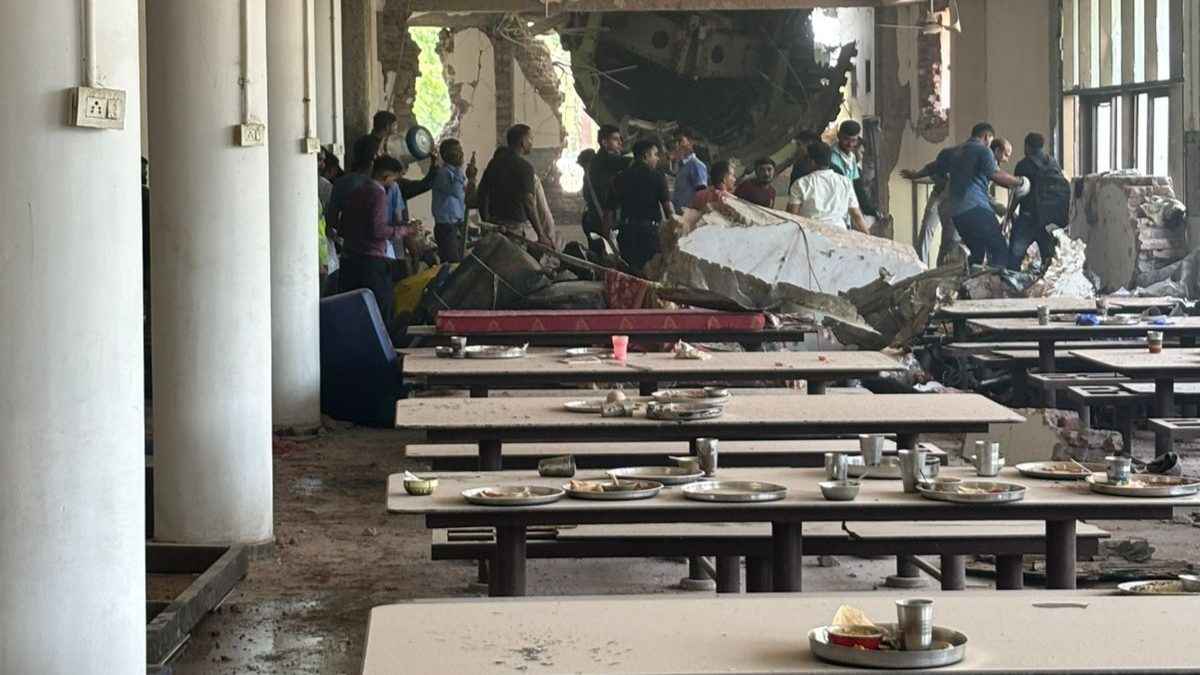 ahmedabad plane crash news (10) ahmedabad plane crash news (10)