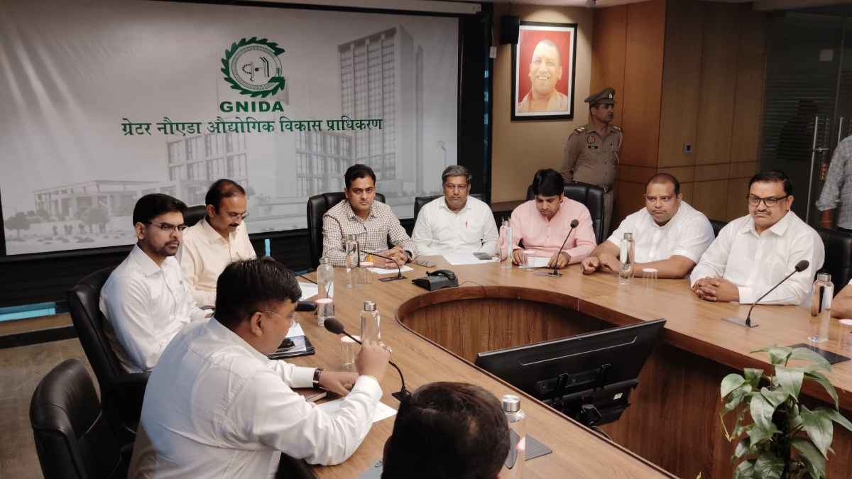 ग्रेटर नोएडा के इस गांव के किसानों की हुई बल्ले-बल्ले, चार दर्जन किसानों को मिला आबादी भूखंड