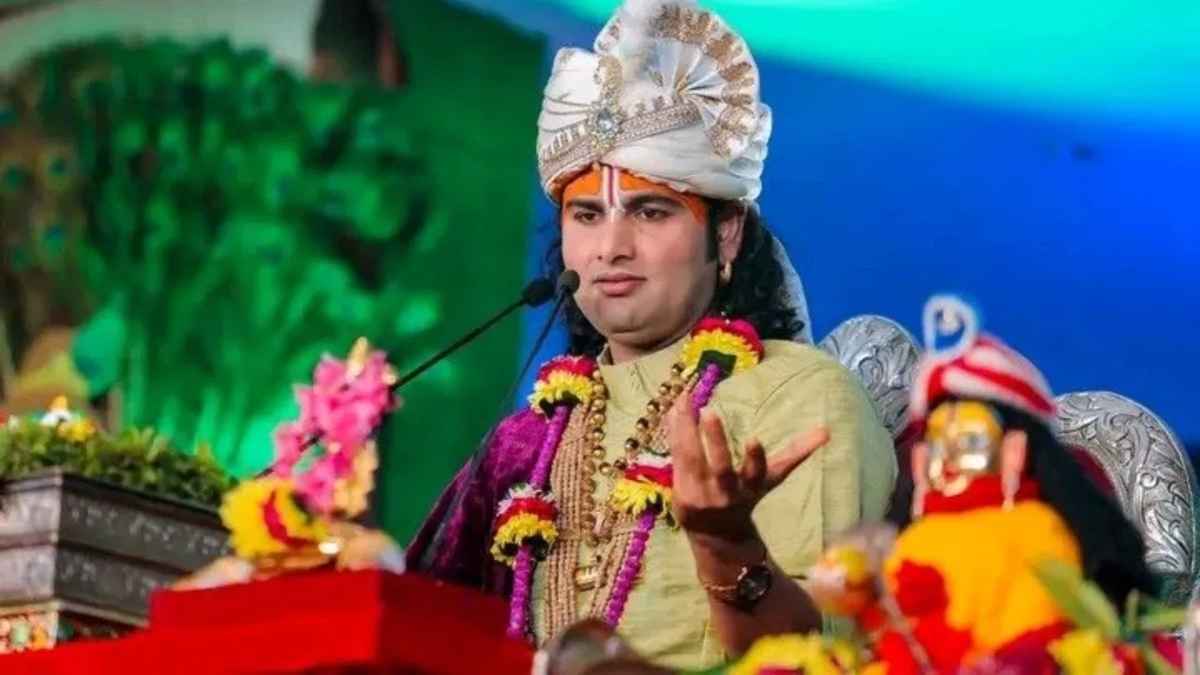 अनिरुद्धाचार्य के आश्रम में कैसे रहती हैं महिलाएं? शरण लेने वाली औरतों ने खुद बता दी सच्चाई, देखें वीडियो