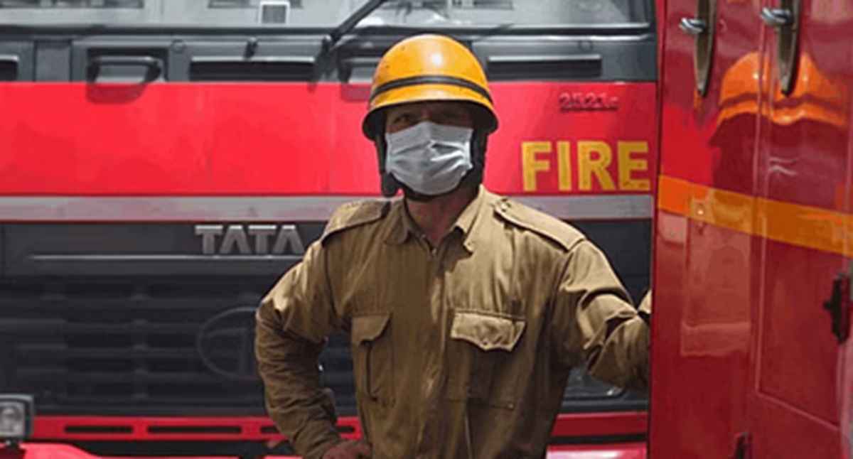 गाजियाबाद नगर निगम के कार्यालय में लगी आग, मशक्कत के बाद पाया काबू