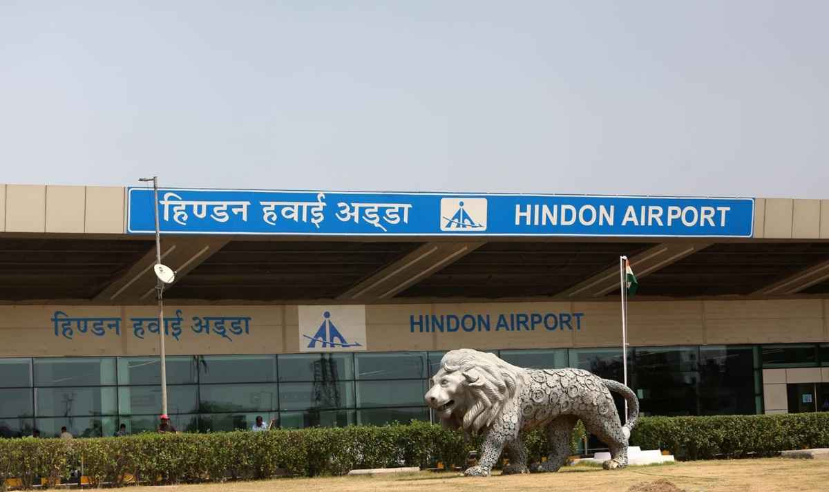 आज दूसरे दिन भी गाजियाबाद के हिंडन एयरपोर्ट से मुंबई की फ्लाइट Canceled, जानिए क्या आ रही परेशानी