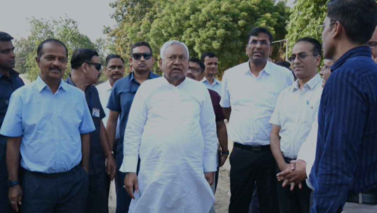 मुख्यमंत्री नीतीश ने पटना में जेपी गंगा पथ के निर्माण कार्य को देखा, साइट मैप की ली जानकारी