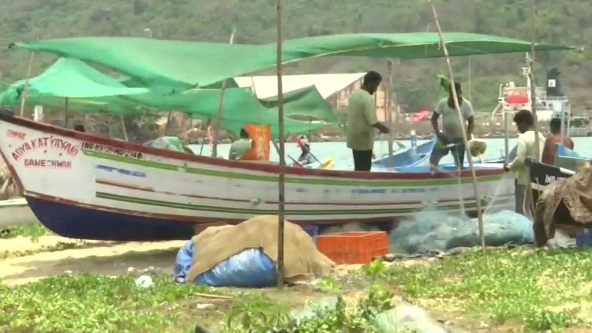 34 Fisherman Arrested