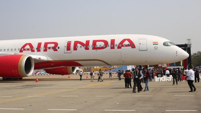 Air India Flight, Air india airlines, Jaipur Airport, Air Traffic Control, Emergency Landing, Mumbai Airport, Airport Jaipur, एयर इंडिया की उड़ान, एयर इंडिया एयरलाइंस, जयपुर हवाई अड्डा, हवाई यातायात नियंत्रण, आपातकालीन लैंडिंग, मुंबई हवाई अड्डा