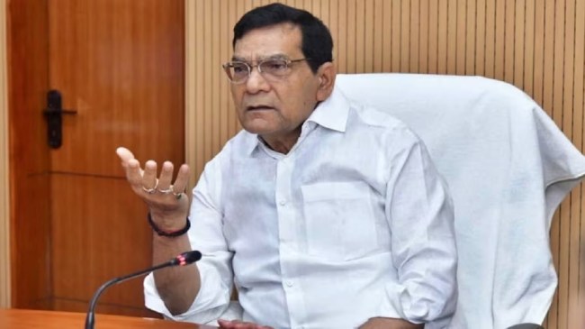 Moradabad News, Uttar Pradesh News, AK Sharma, Suspend, PVVNL MD Isha Duhan, Energy Minister AK Sharma, Officer Suspended, Uttar Pradesh, मुरादाबाद समाचार, उत्तर प्रदेश समाचार, एके शर्मा, निलंबित, पीवीवीएनएल एमडी ईशा दुहन, ऊर्जा मंत्री एके शर्मा, अधिकारी निलंबित, उत्तर प्रदेश