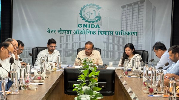 ग्रेटर नोएडा की बोर्ड बैठक में बड़ा निर्णय, फ्लैट आवंटियों के लिए ओटीएस  मंजूर, एयरपोर्ट सुरक्षाकर्मियों के लिए स्टाॅफ क्वार्टर - Greater-Noida ...