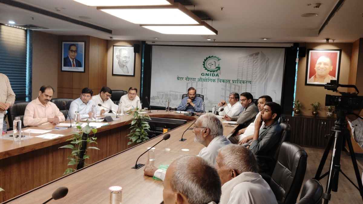 Good News: ग्रेटर नोएडा के 104 किसानों के चेहरे पर क्यों आई मुस्कान, जानें कितने साल का इंतजार हुआ खत्म