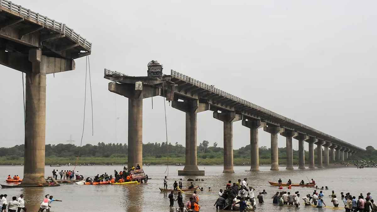 Gujarat News, Bhartiya Janata Party, Barodra, Mahisagar River Bridge, BJP, Congress, गुजरात खबर, भारतीय जनता पार्टी, वडोदरा, महिसागर नदी पुल, बीजेपी, कांग्रेस