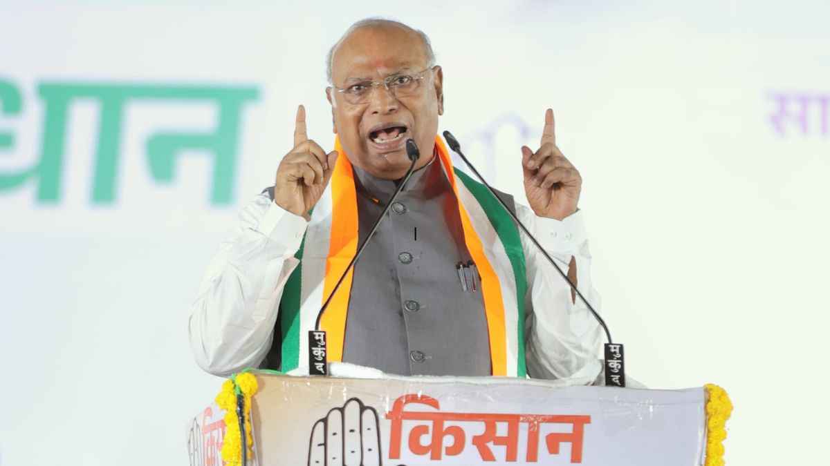 10 सेकंड में दो बार फिसली कांग्रेस अध्यक्ष की जुबान, राष्ट्रपति के नाम को लेकर हो गई गलती