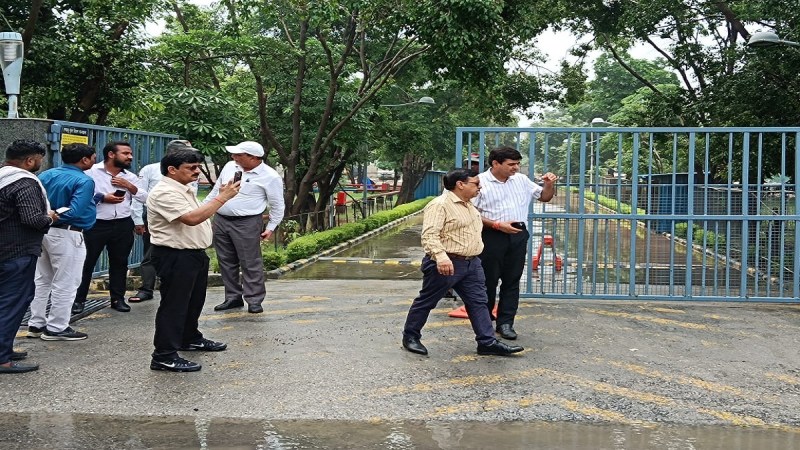 Noida Authority, Noida News, IIT Team, नोएडा प्राधिकरण, नोएडा खबर, आईआईटी टीम