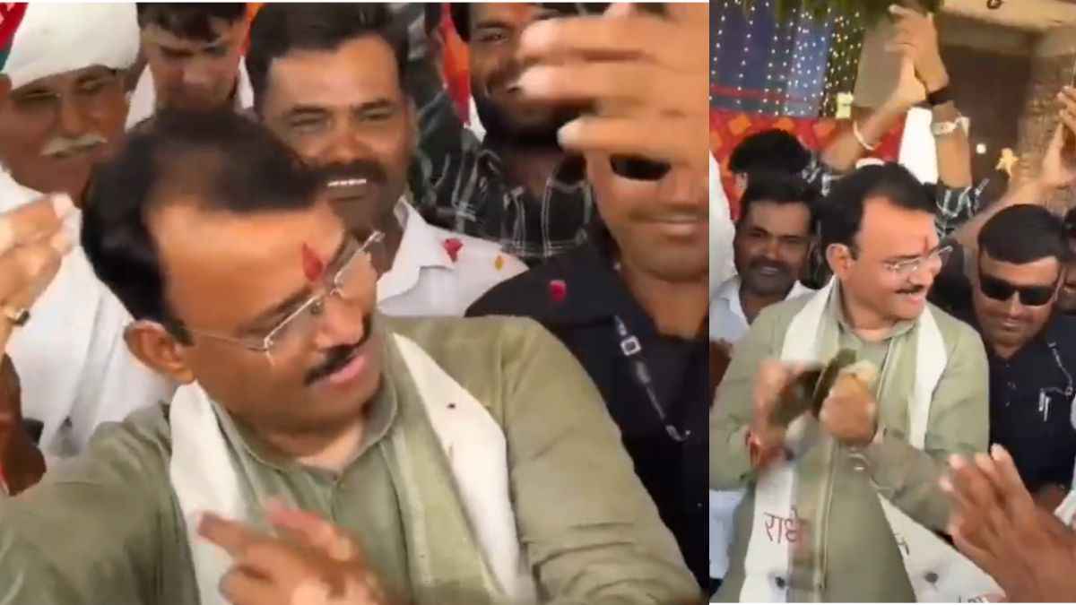 हाथ में मंजीरा लेकर देसी अंदाज में थिरके राजस्थान के डिप्टी सीएम, सोशल मीडिया पर वायरल हुआ डांस
