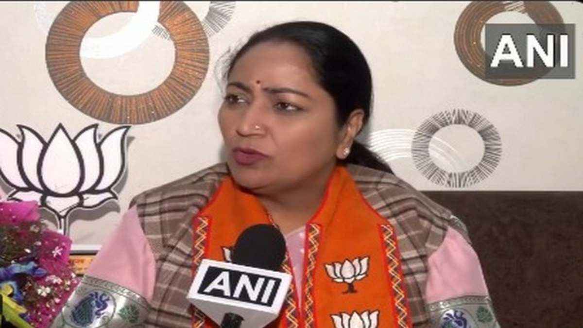 Rekha Gupta Sheeshmahal remark