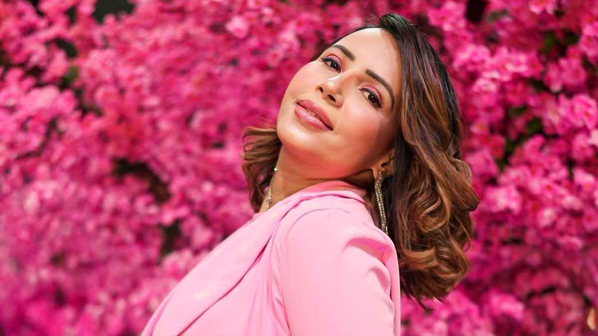कैंसर से Rozlyn Khan को हुआ मेंटल ट्रॉमा, सोशल मीडिया पर छलका एक्ट्रेस का दर्द