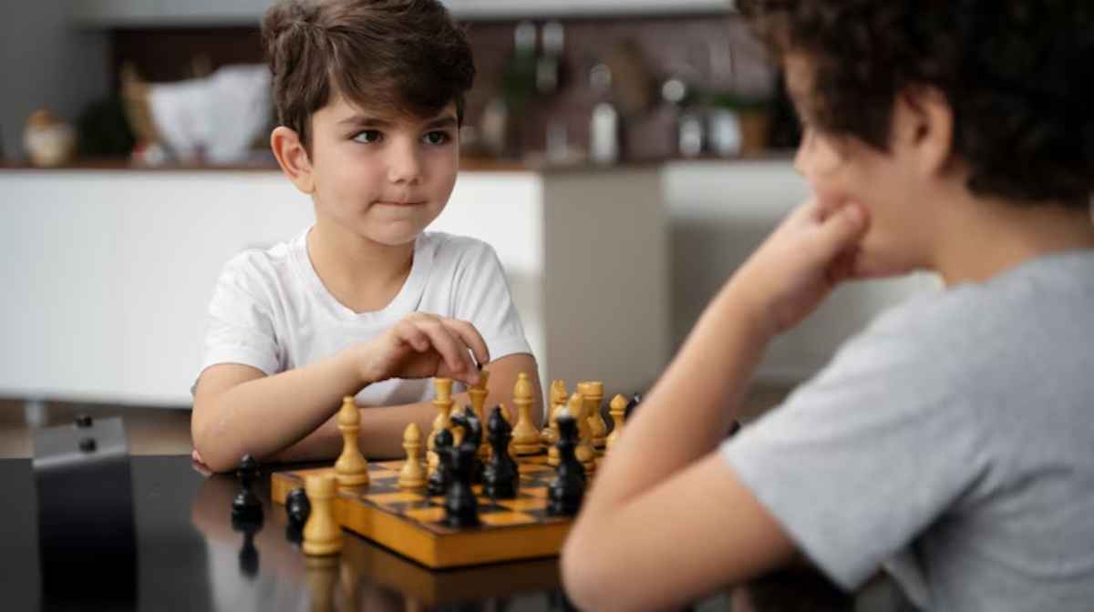International Chess Day 2025: शतरंज में है कमजोर याददाश्त-डिमेंशिया का इलाज, एक्सपर्ट ने बताई वजह