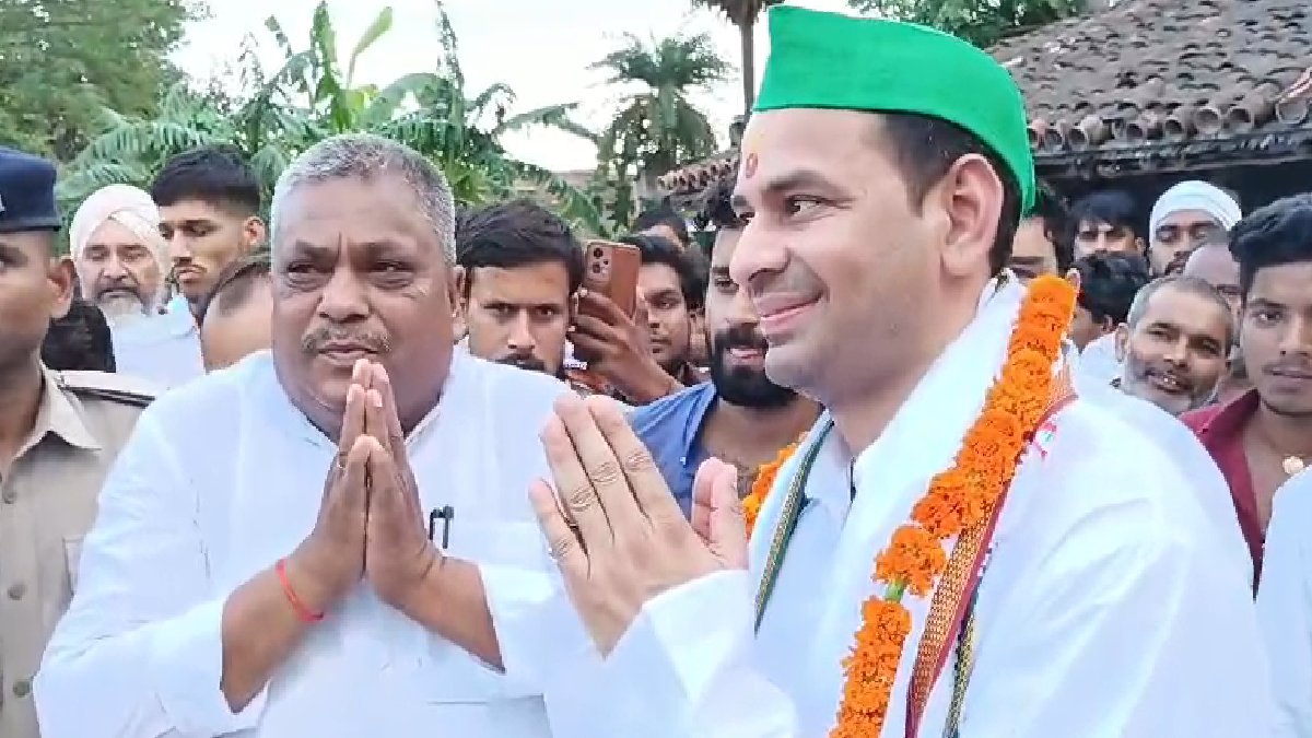 तेज प्रताप यादव ने फूंका बगावत का चुनावी बिगुल, बदला पार्टी का झंडा, जन संवाद यात्रा पर निकले