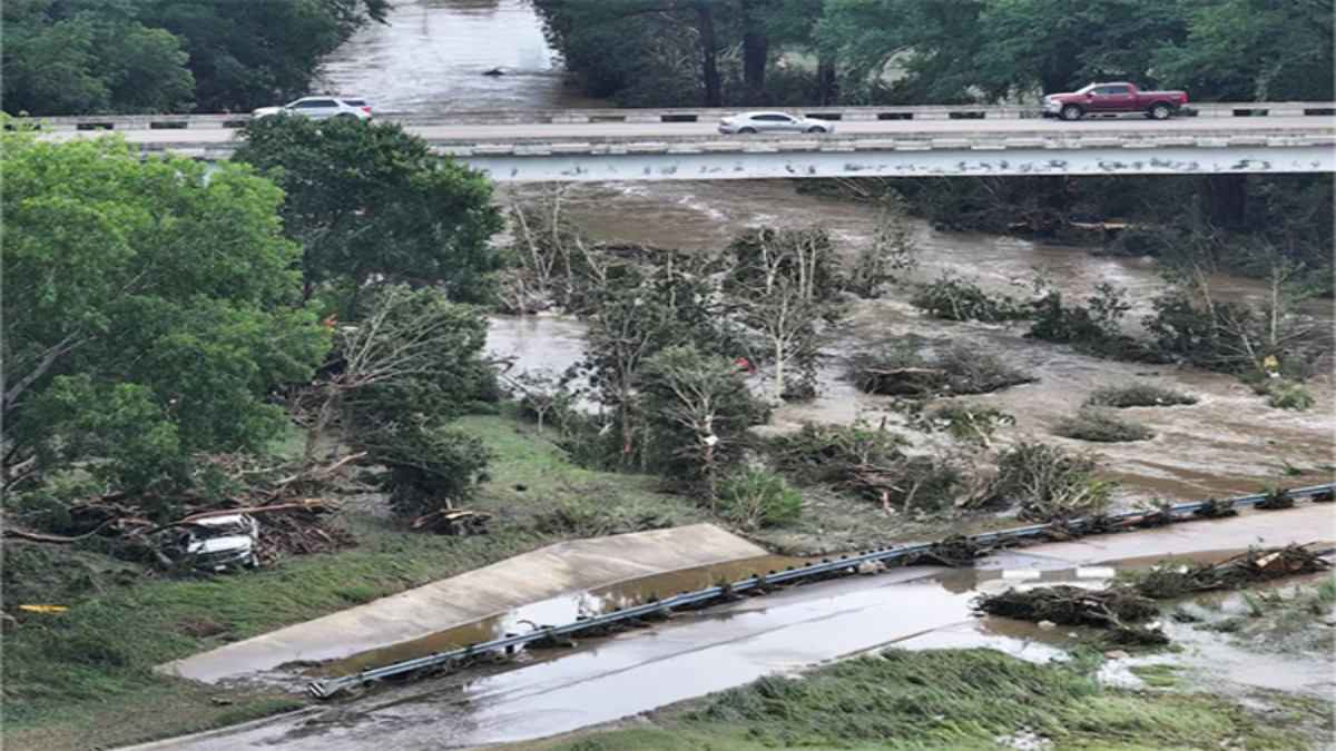 अमेरिका के टेक्सास में बाढ़ से 50 लोगों की मौत, 20 से अधिक लड़कियां लापता, रेस्क्यू ऑपरेशन जारी
