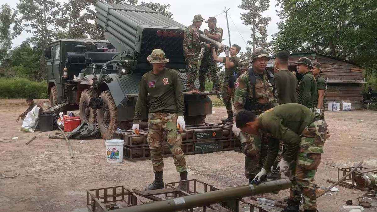 थाईलैंड और कंबोडिया के बीच क्यों छिड़ा युद्ध? जंग में क्यों चीन ने मारी एंट्री