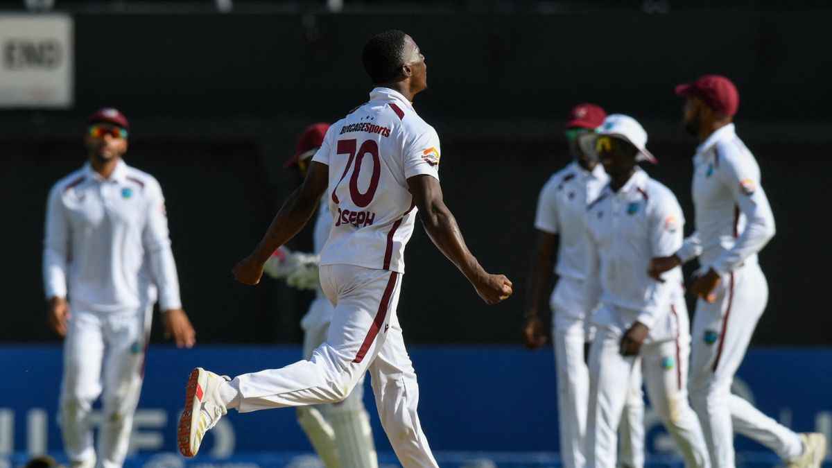 WI vs AUS: डे-नाइट टेस्ट में औंधे मुंह गिरा कंगारू बैटिंग ऑर्डर, Shamar Joseph ने बरपाया गेंद से कहर