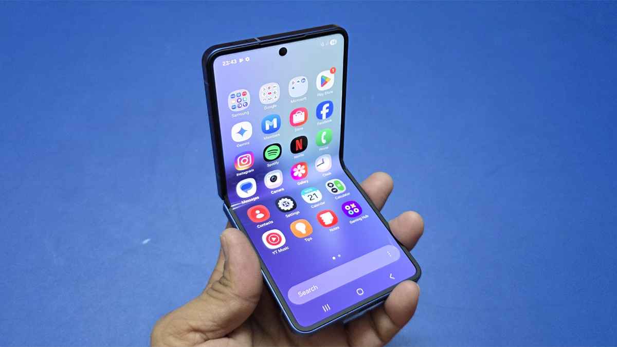 Samsung Galaxy Z Flip7 खरीदने से पहले जानिए कितना है दमदार? पहले से हुआ एडवांस्ड