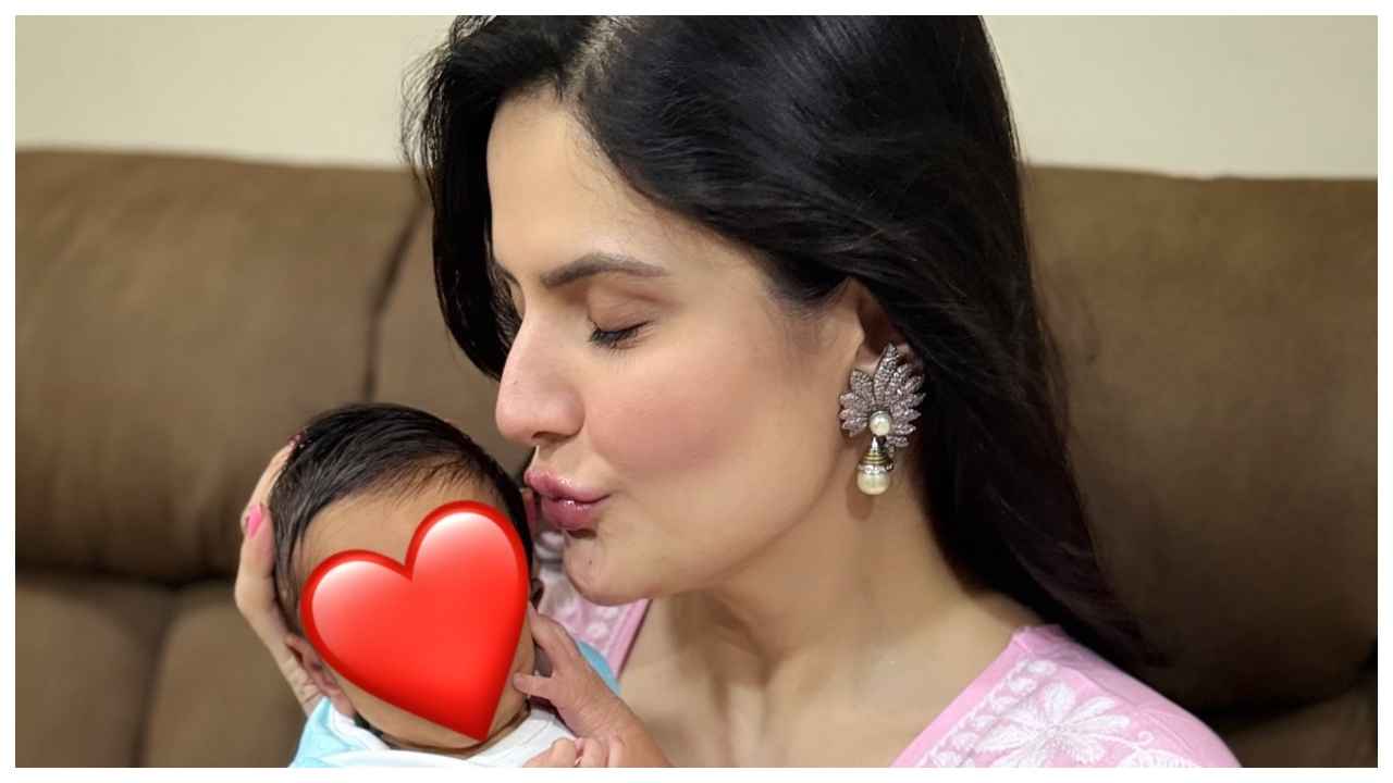 'पहली नजर का प्यार...', Zareen khan ने दिखाई भांजी की झलक, शेयर की क्यूट फोटो