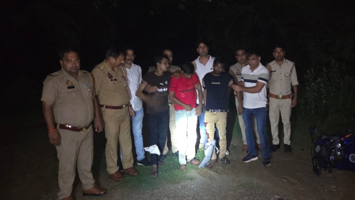 Greater Noida News: ग्रेटर नोएडा में एक साथ 3 बदमाशों को लगी गोली, जानें कितना कैश हुआ बरामद