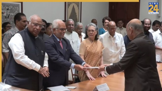 рдмреА. рд╕реБрджрд░реНрд╢рди рд░реЗрдбреНрдбреА рдиреЗ рднрд░рд╛ рдЙрдкрд░рд╛рд╖реНрдЯреНрд░рдкрддрд┐ рдкрдж рдХреЗ рд▓рд┐рдП рдирд╛рдорд╛рдВрдХрди B Sudershan Reddy