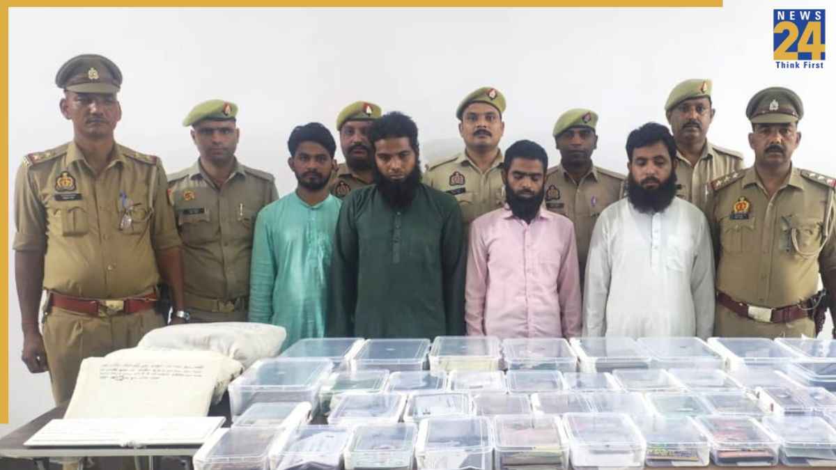 दिव्यांग हिंदू शख्स का खतना किए जाने से पहले पहुंची UP पुलिस, 4 गिरफ्तार