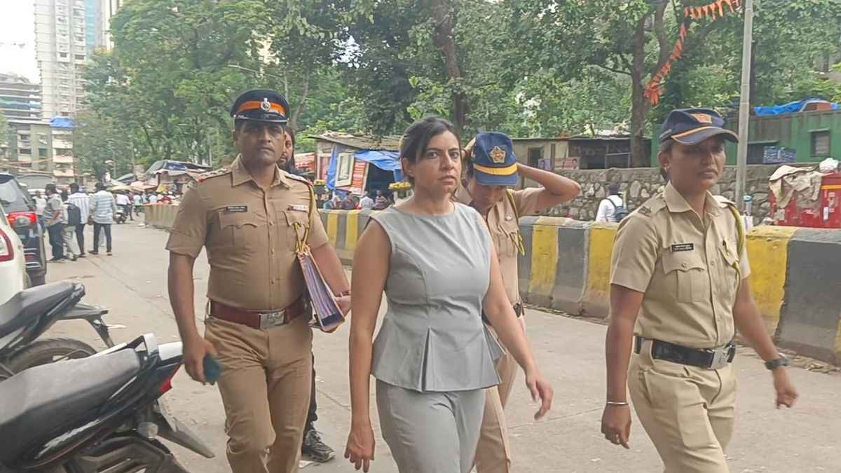 पूर्व प्रेमी संग घिनौनी हरकत करने वाली डॉली कोटक क्यों मांग रही थी एक करोड़? ऐसे पकड़ में आई