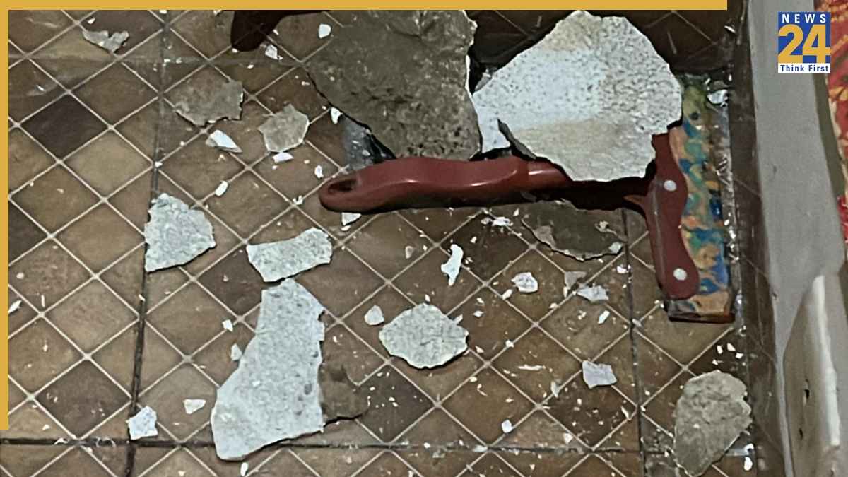 Greater Noida West Plaster Fall