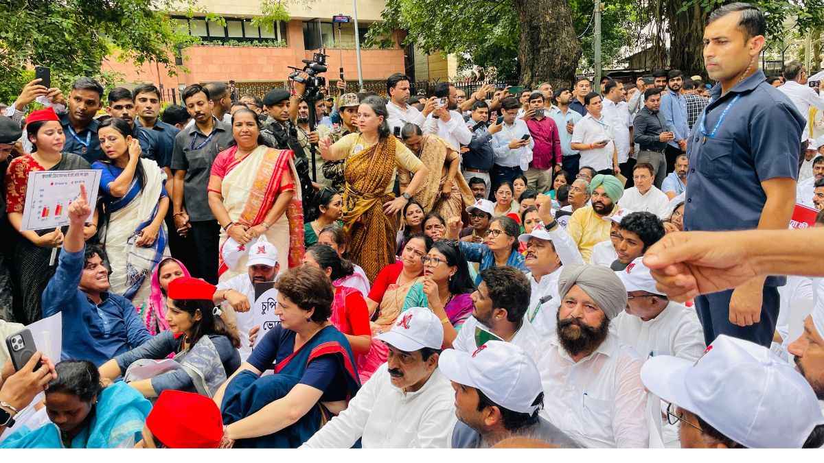 Video: हिरासत में क्यों लिए गए राहुल और प्रियंका? इंडिया ब्लॉक के मार्च में मचा बवाल