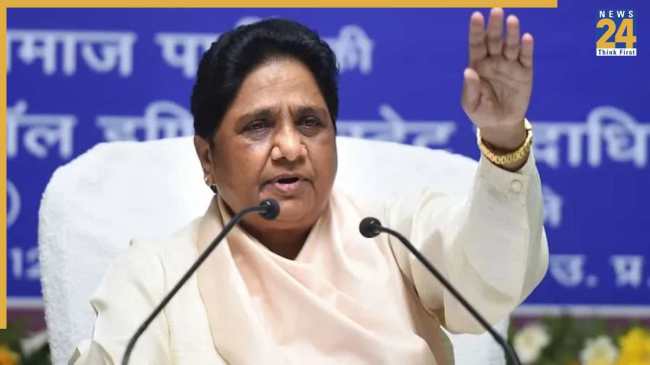 Mayawati MDA counter Akhilesh Yadav PDA