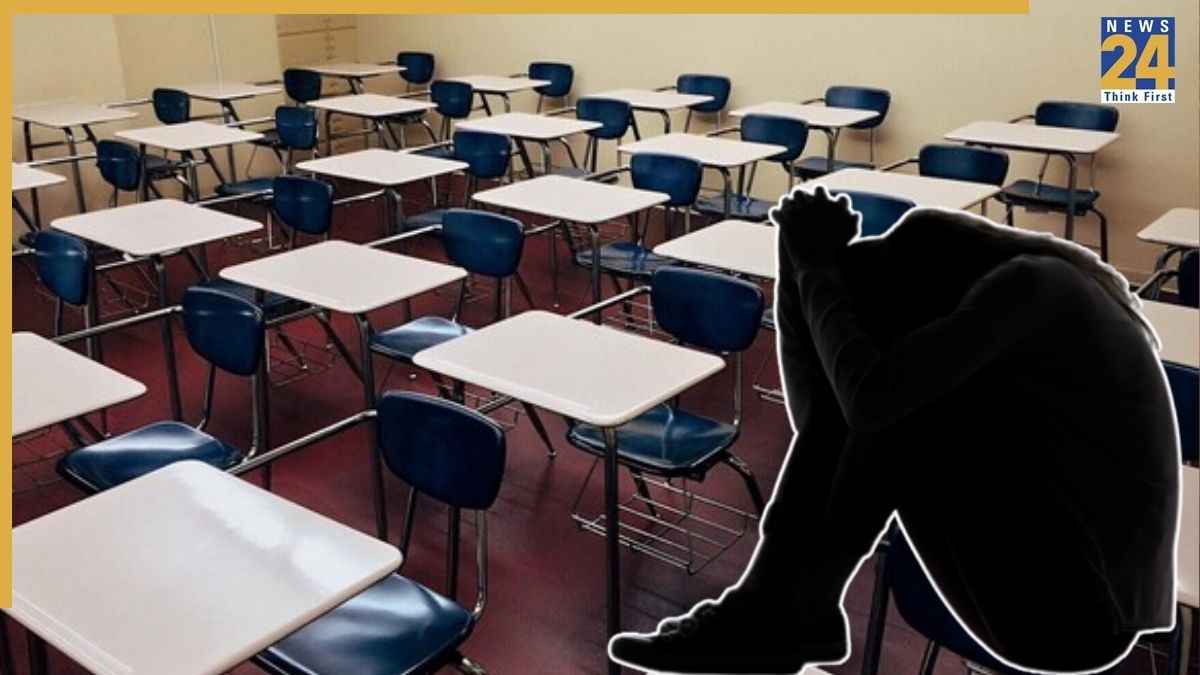 Video: 'मेरे साथ OYO में चलो', मेरठ में टीचर पर छात्रा ने लगाया गंभीर आरोप
