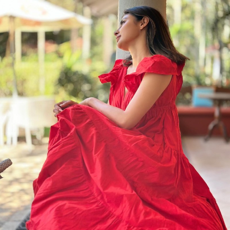 Mouni Roy-1-2-3-4-5-6