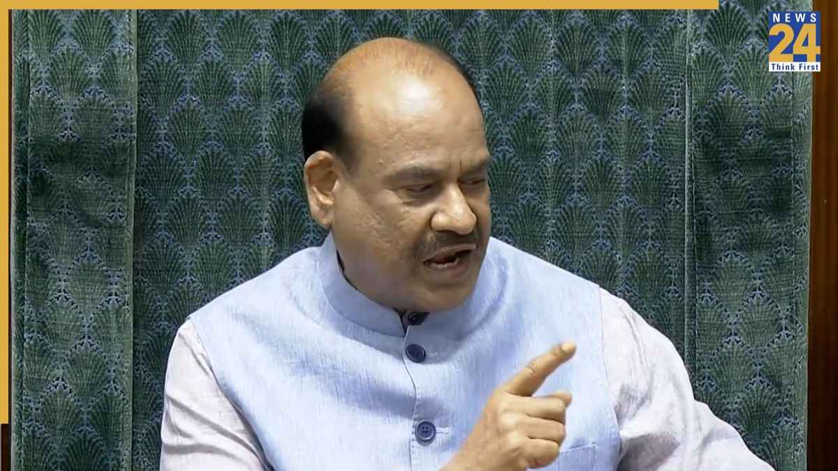 'सरकारी सम्पत्ति को नुकसान पहुंचा तो…', हंगामा कर रहे सांसदों पर भड़के लोकसभा स्पीकर ओम बिड़ला