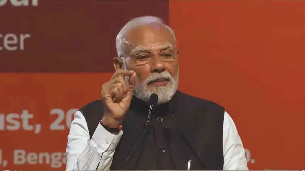 'पाकिस्तान को कुछ ही घंटों में घुटनों पर लाया गया', पीएम मोदी बोले- टेक्नोलॉजी और डिफेंस मेक इन इंडिया की ताकत