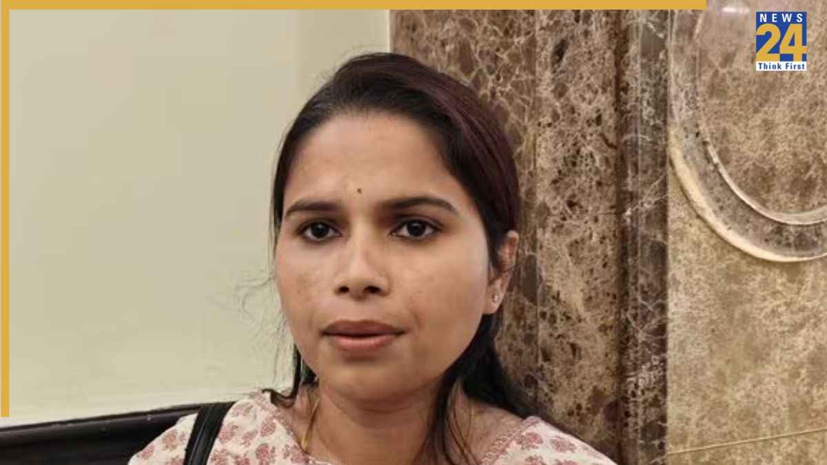 'अनुचित, अपमानित, निंदनीय', सपा से निष्कासन के बाद बयानबाजी पर पूजा पाल की तीखी प्रतिक्रिया