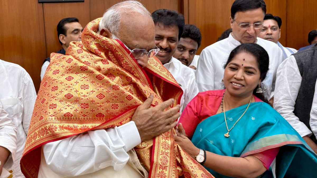 दूतावास के सामने महिला सांसद से लूटी सोने की चेन, गृह मंत्री को लिखा पत्र, 'कहां महसूस करें सुरक्षित ?'