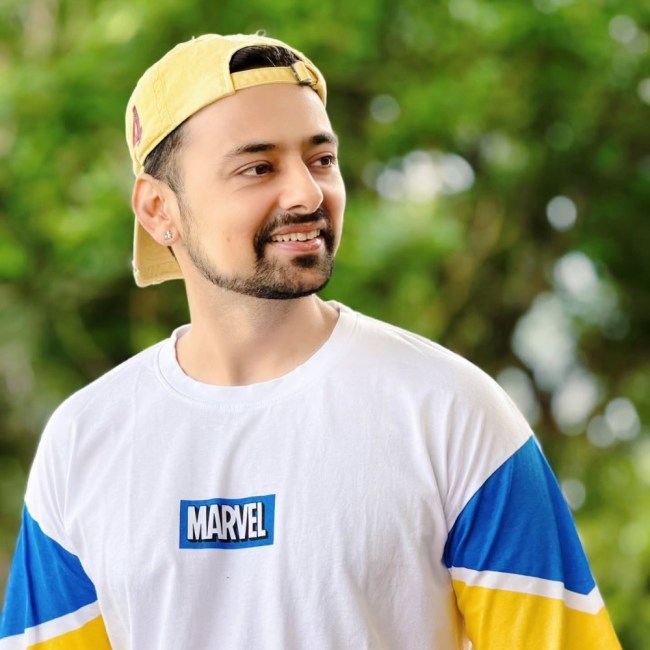 Varun Jain, Gia Manek-1-2-3-4-5-6-7-8