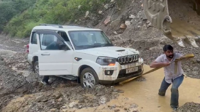 Himachal Pradesh, Himachal Pradesh News, Chandigarh-Manali National Highway, Landslide, हिमाचल प्रदेश, हिमाचल प्रदेश समाचार, चंडीगढ़-मनाली राष्ट्रीय राजमार्ग, भूस्खलन
