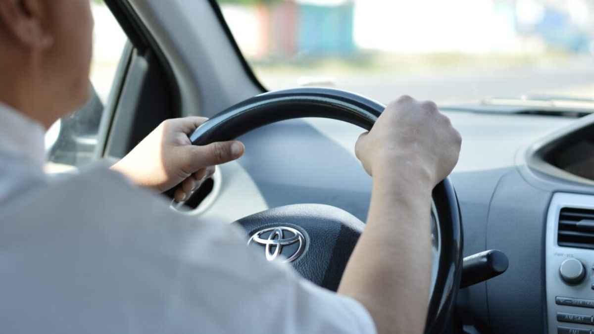 बीमार साली को अस्पताल की जगह ले गया घूमाने, गुस्से में विवाहिता ने खतरे में डाली जान