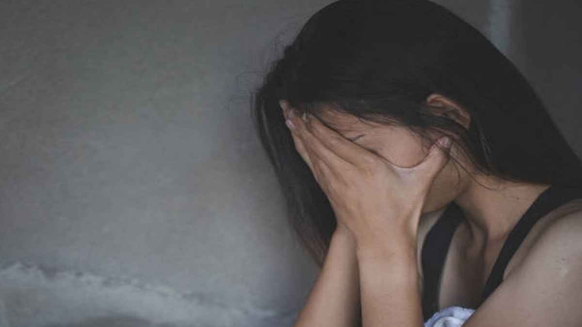 बिहार में विदेशी महिला से घिनौनी हरकत, बस के अंदर दिया वारदात को अंजाम
