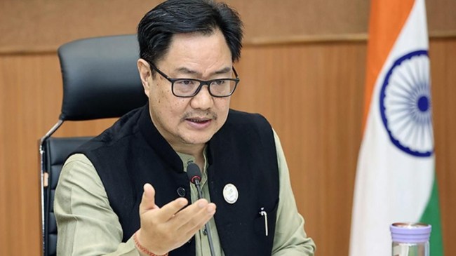 केंद्रीय मंत्री किरण रिजिजू ने विपक्ष को घेरा।