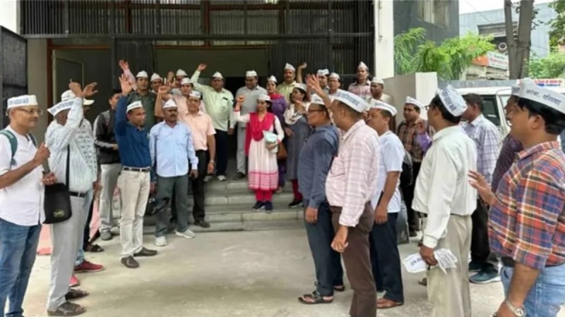 Ghaziabad News, GDA, Ghaziabad, Ghaziabad Latest News, Ghaziabad CMO, OPS, NPS, Ateeva, Ghaziabad DM, गाजियाबाद खबर, गाजियाबाद, गाजियाबाद ताजा खबर, गाजियाबाद सीएमओ, गाजियाबाद डीएम, ओपीएस, एनपीएस, अटेवा
