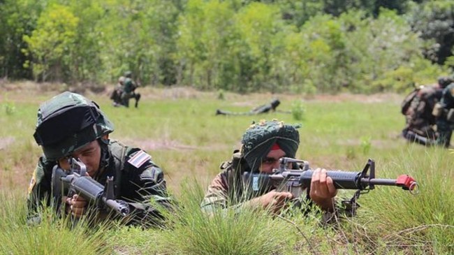 AK-203 Rifles Features, AK-203 Rifles Functionality, AK-203 Rifles Comparison with China QBZ-191