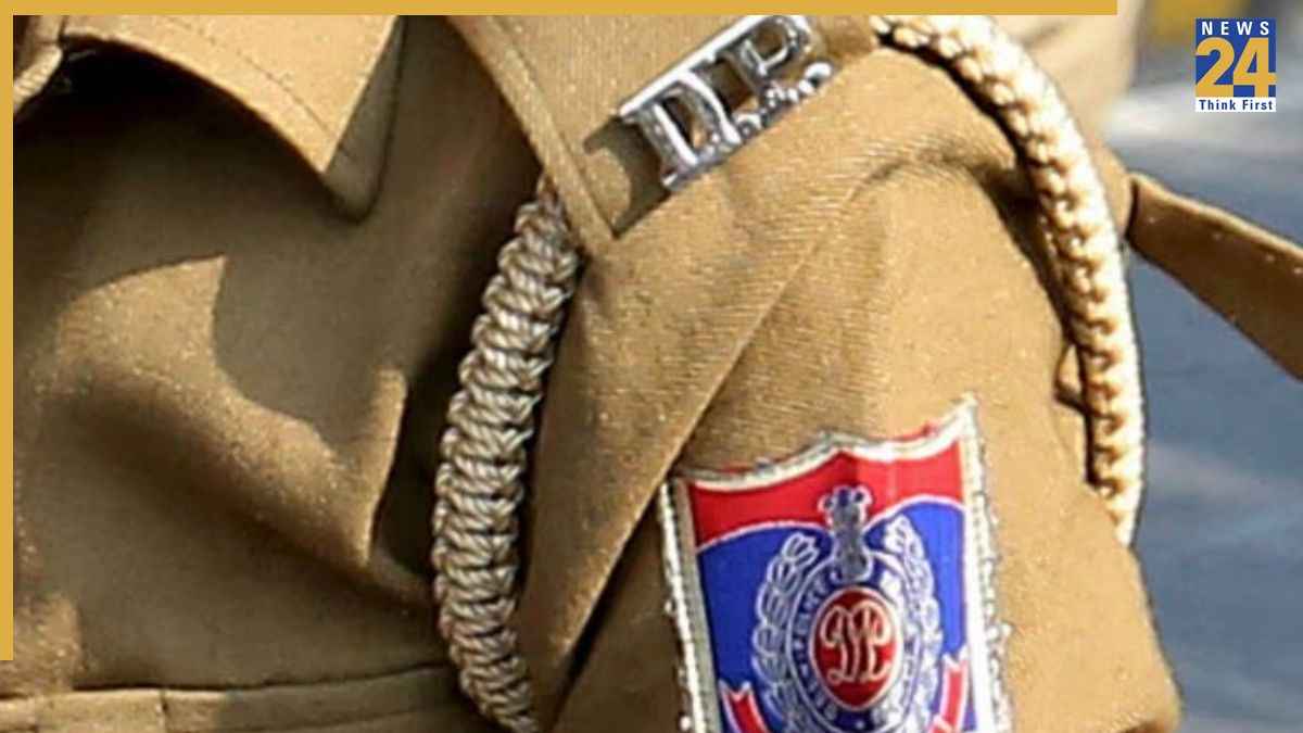 दिल्ली पुलिस को मिली बड़ी सफलता, 8 साल से फरार 1 लाख का इनामी हत्यारा नेपाल बॉर्डर से किया गिरफ्तार