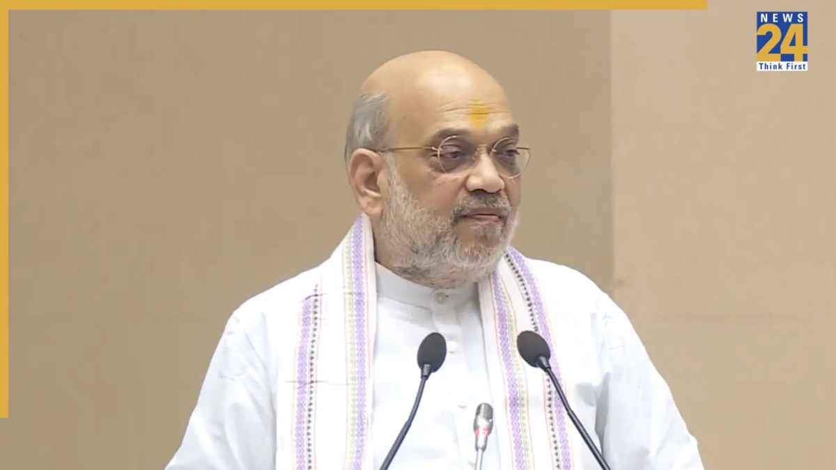 नक्सवाद पर बोलते गृहमंत्री अमित शाह