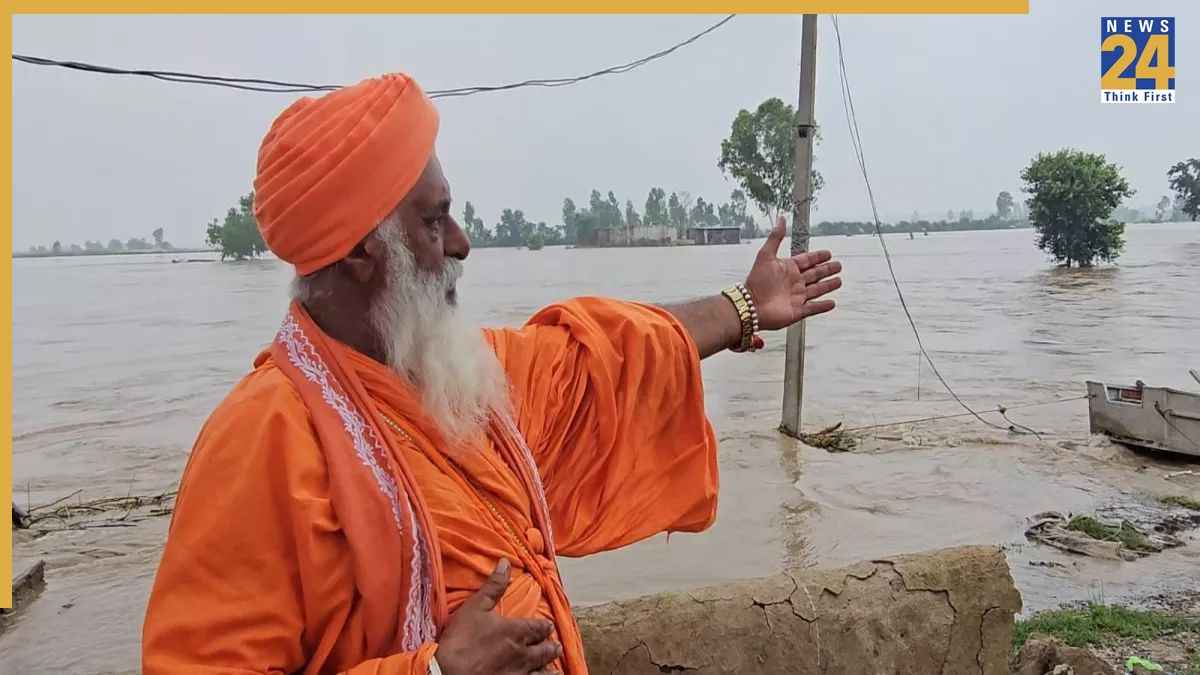 पंजाब में बाढ़ पीड़ितों की मदद में जुटे सांसद संत सीचेवाल, रोज 10 घंटे नाव से पहुंचा रहे राहत सामग्री