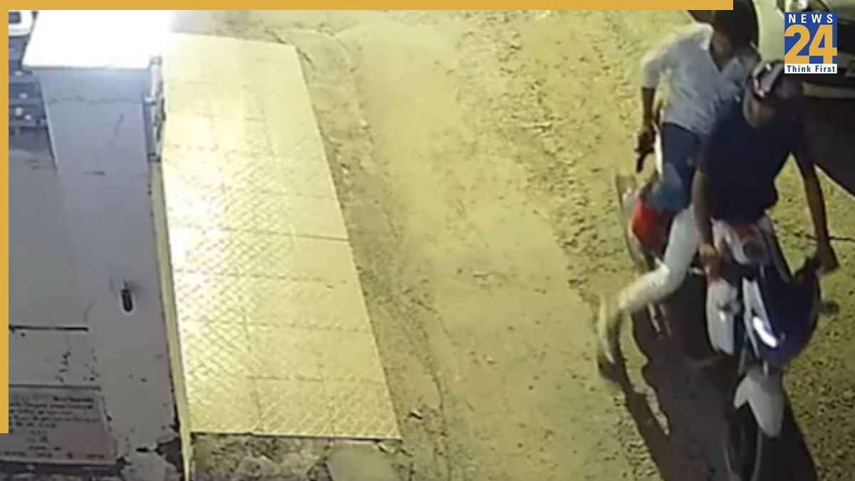 दिशा पाटनी के घर बाइक पर पहुंचे थे शूटर, गली में खड़े होकर की थी फायरिंग