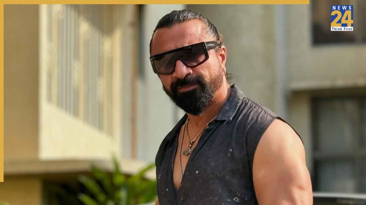 Ajaz Khan पर FIR दर्ज, गैंगस्टर सलमान लाला के सपोर्ट में रील पोस्ट करने से जुड़ा है मामला
